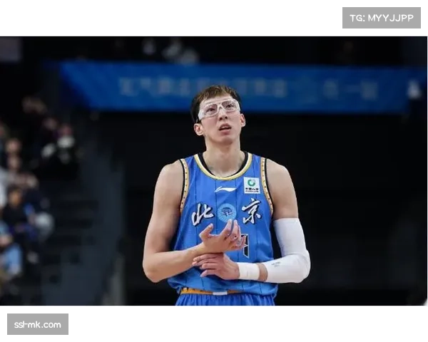 麦基与周琦双塔初现雏形 北京内线护框质量获显著提升